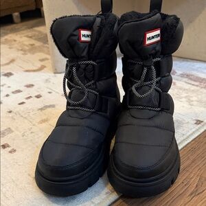 Hunter Women’s Moon Lug Black Snow Boots